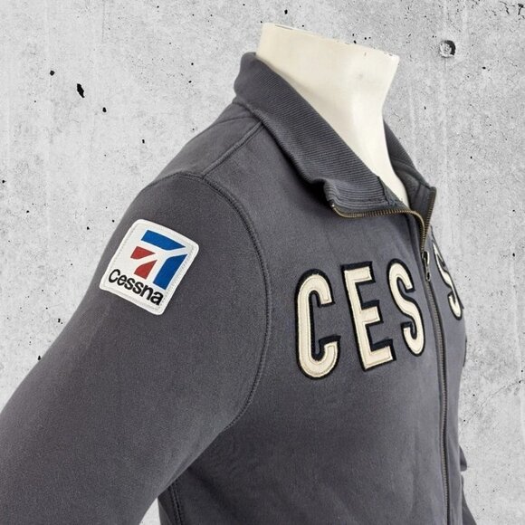 Red Canoe Cessna Airplane Sweatshirt Medium Gray Spell Out Full Zip Pockets - Picture 4 of 7